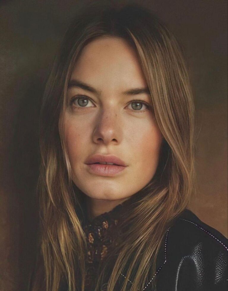 Camille Rowe: Effortless Beauty Meets Parisian Cool